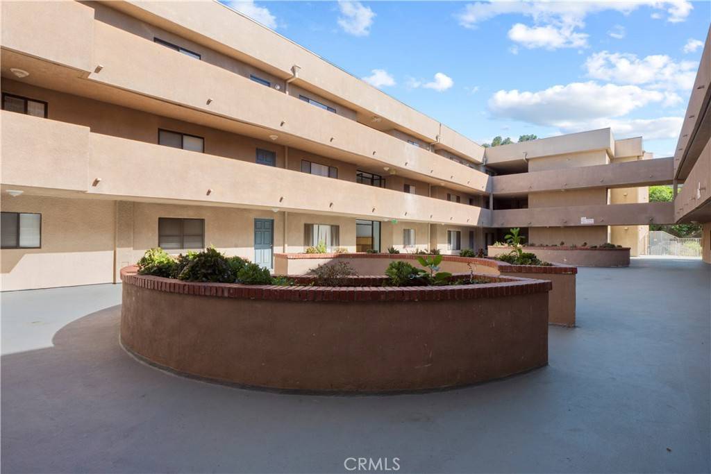 San Fernando, CA 91340,10901 Laurel Canyon BLVD #108