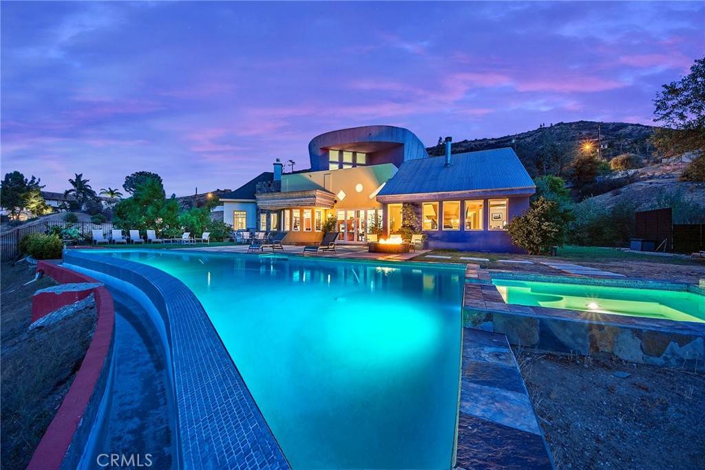 Agoura Hills, CA 91301,2401 Kanan RD