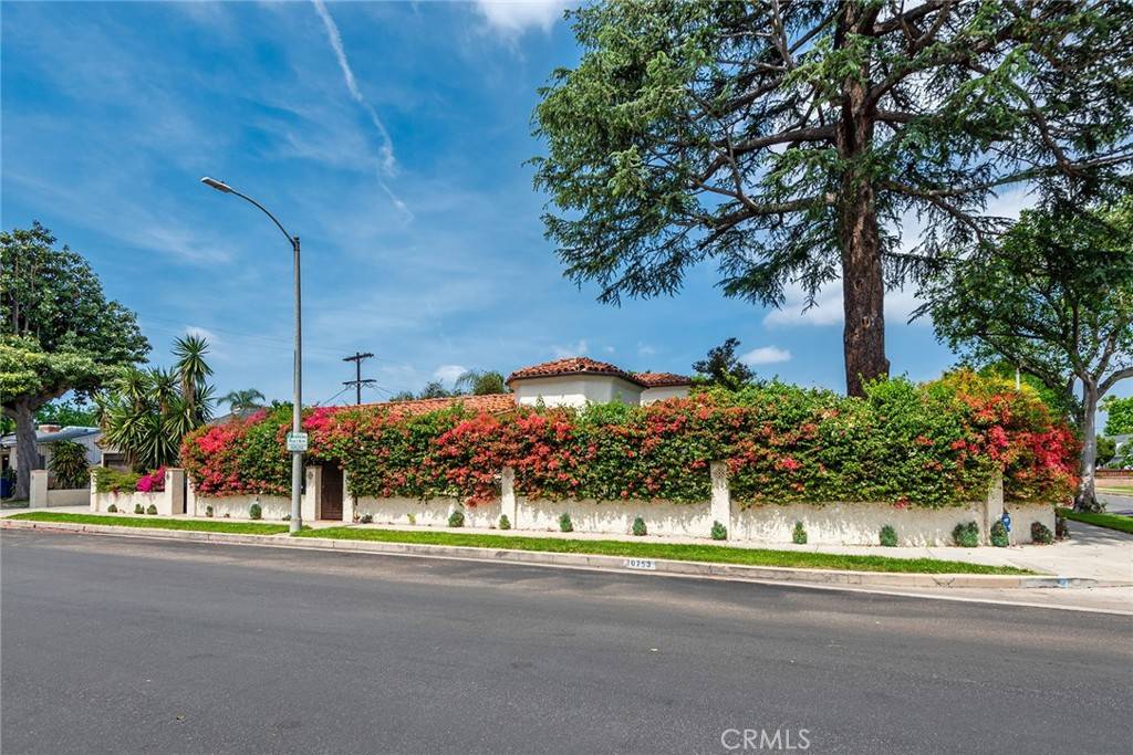 Toluca Lake, CA 91602,10753 Valley Spring LN