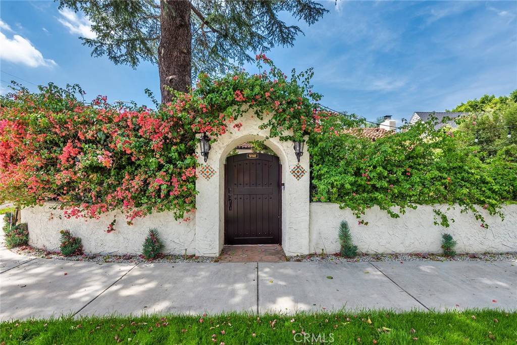 Toluca Lake, CA 91602,10753 Valley Spring LN