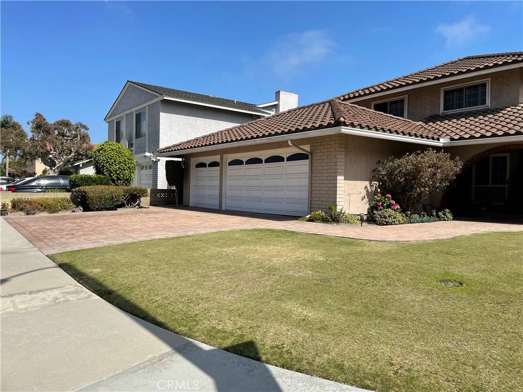 Huntington Beach, CA 92647,6732 Auburn DR