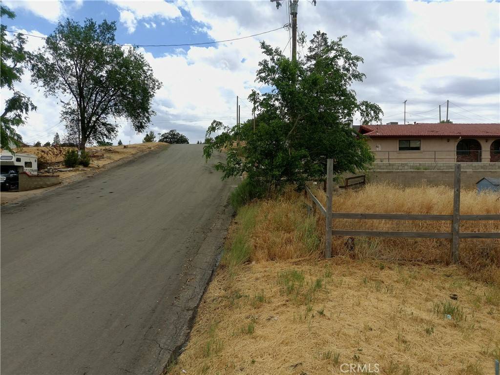 Tehachapi, CA 93561,20012 Springhill AVE