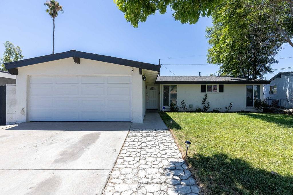 Canyon Country, CA 91351,19208 Drycliff ST