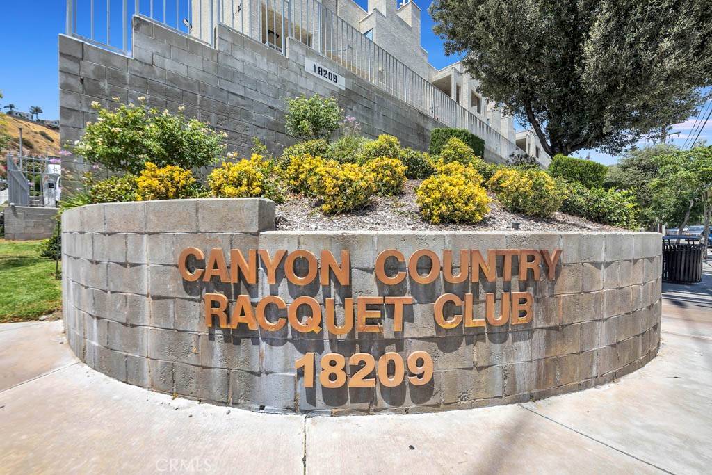 Canyon Country, CA 91351,18209 Sierra Highway #31