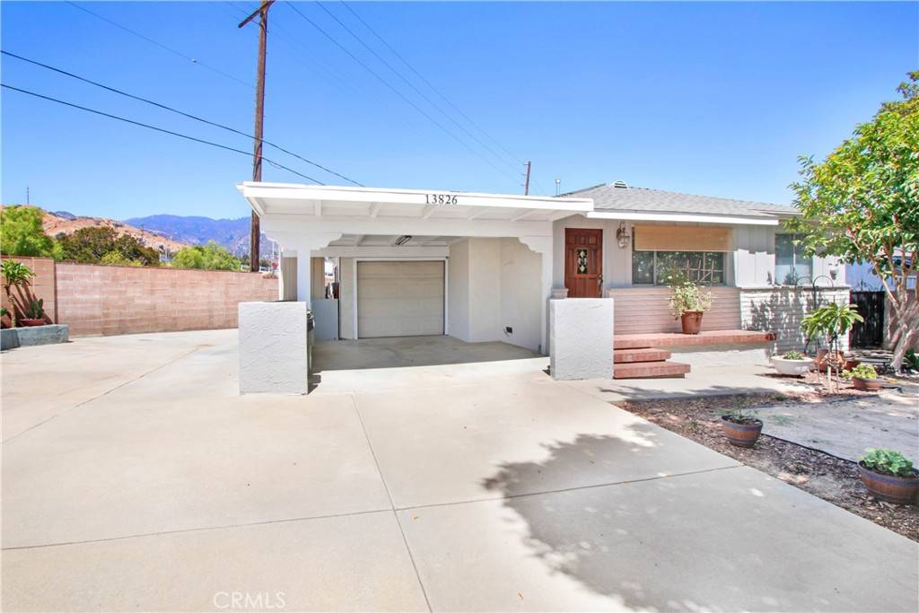 Sylmar, CA 91342,13826 Dronfield PL