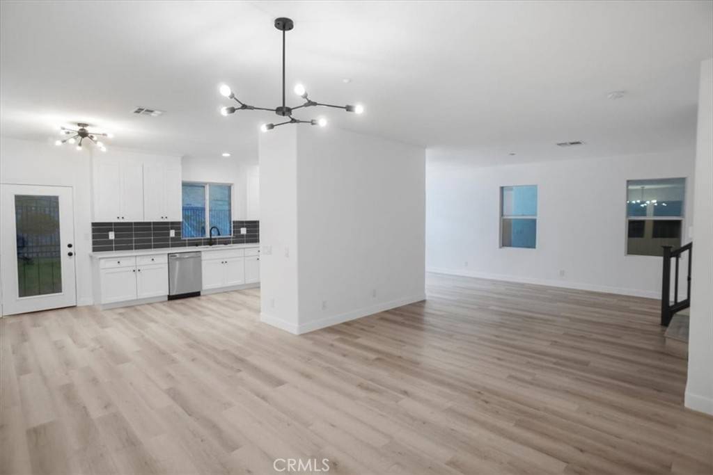 Sylmar, CA 91342,13208 Alta Vista WAY