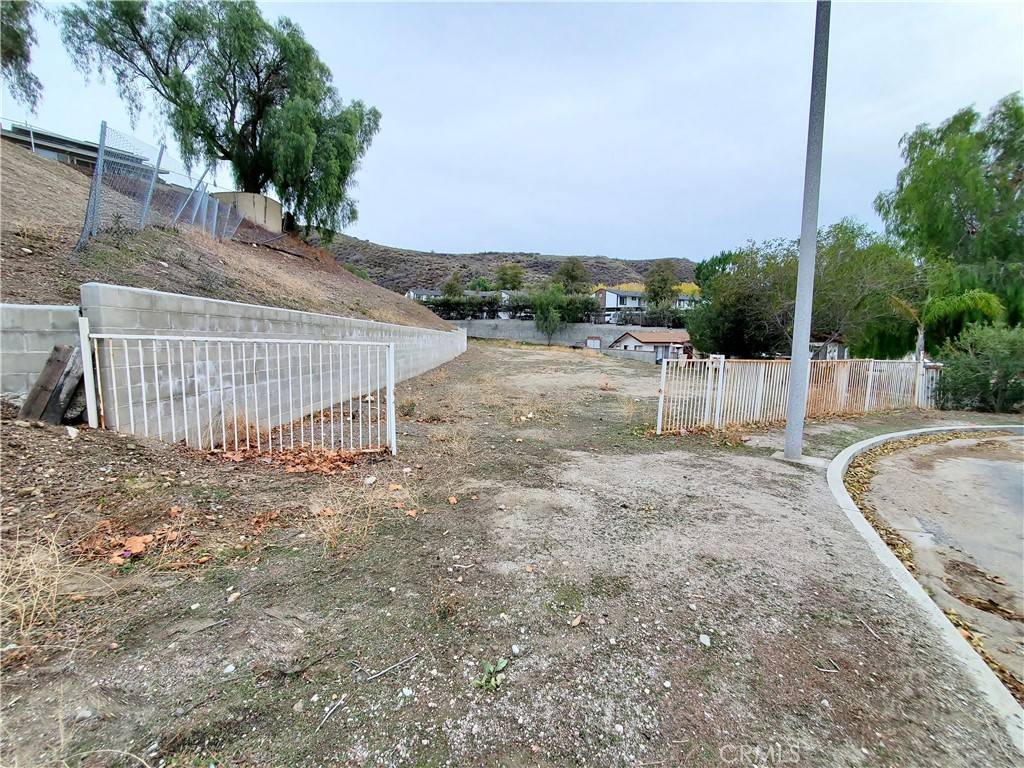 Canyon Country, CA 91387,17688 Scherzinger LN