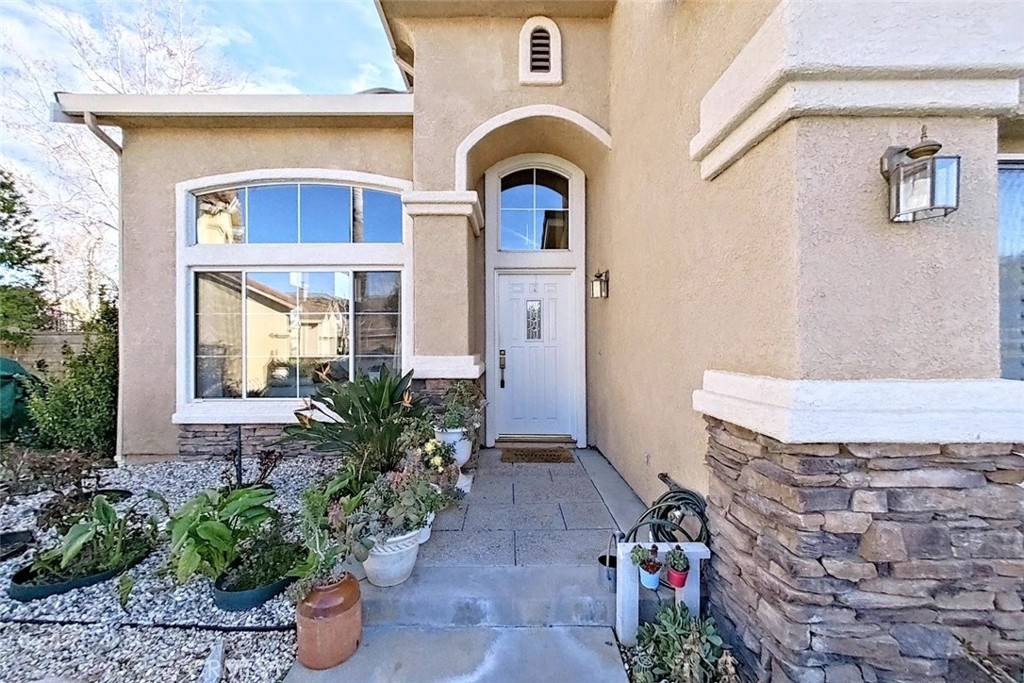 Saugus, CA 91390,21638 Canyon Heights CIR