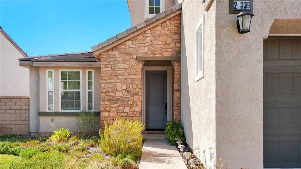 Canyon Country, CA 91387,27339 English Ivy LN