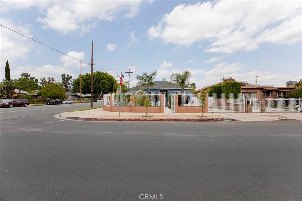 Arleta, CA 91331,9860 Vena AVE