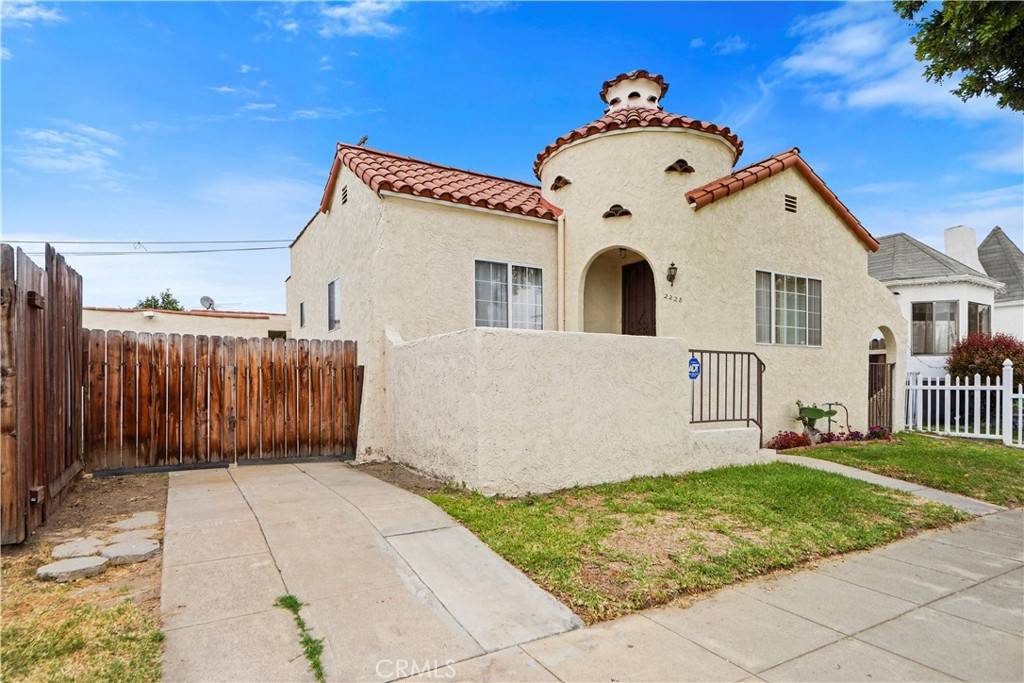 Montebello, CA 90640,2228 Easton ST