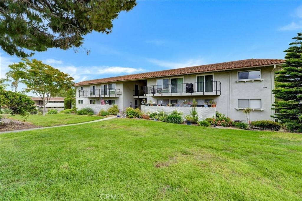 Laguna Woods, CA 92637,2298 Via Puerta #Q