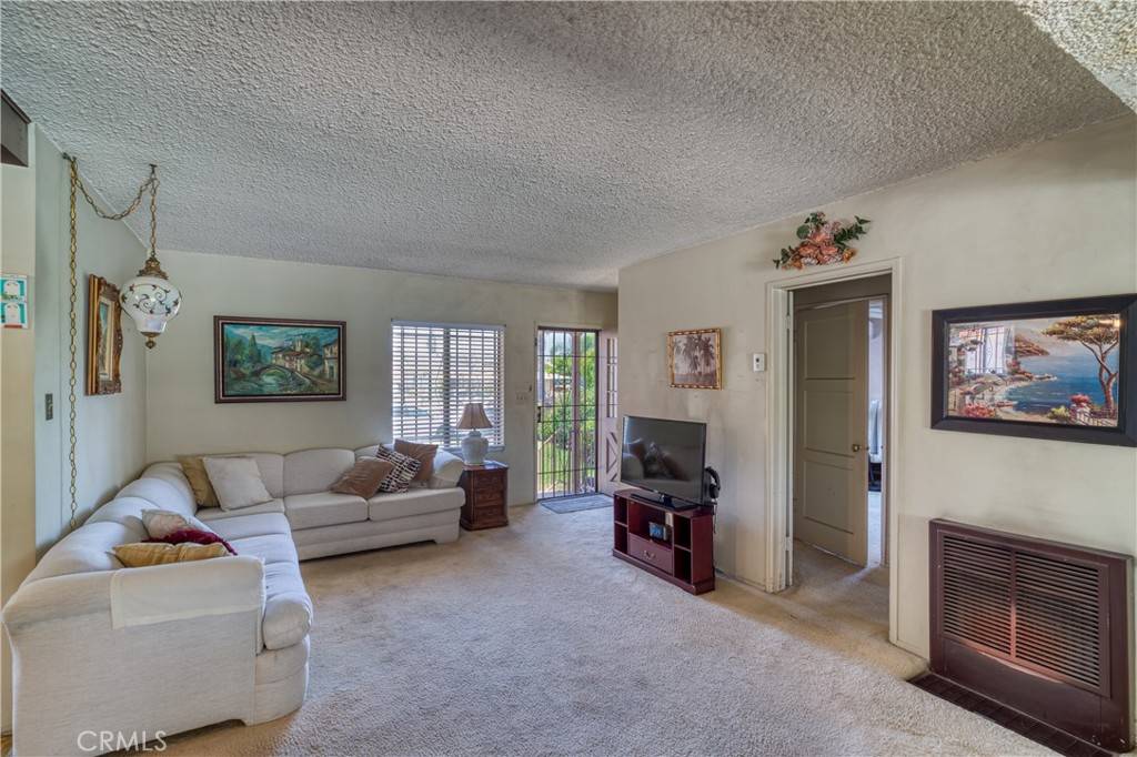 Sun Valley, CA 91352,8456 Omelveny AVE