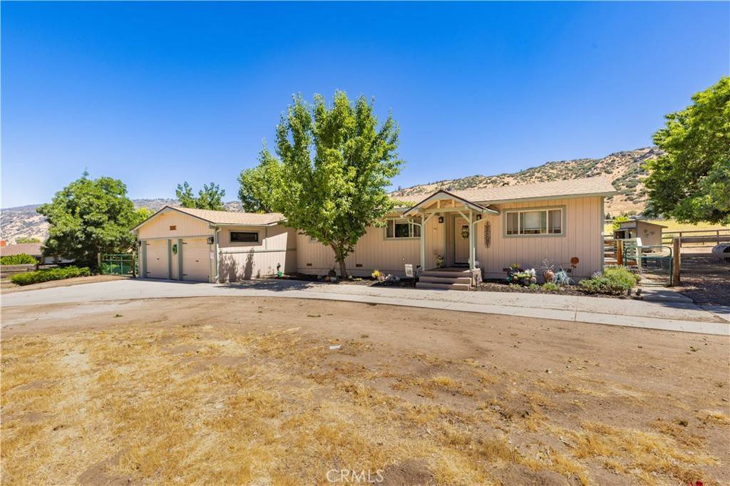 Tehachapi, CA 93561,26281 Columbia WAY