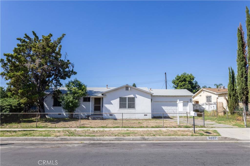 Arleta, CA 91331,9527 Remick AVE