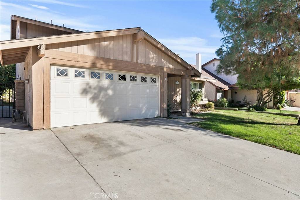 Saugus, CA 91350,27880 Caraway LN