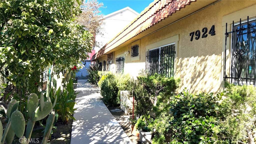 North Hollywood, CA 91605,7924 Laurel Canyon BLVD #18