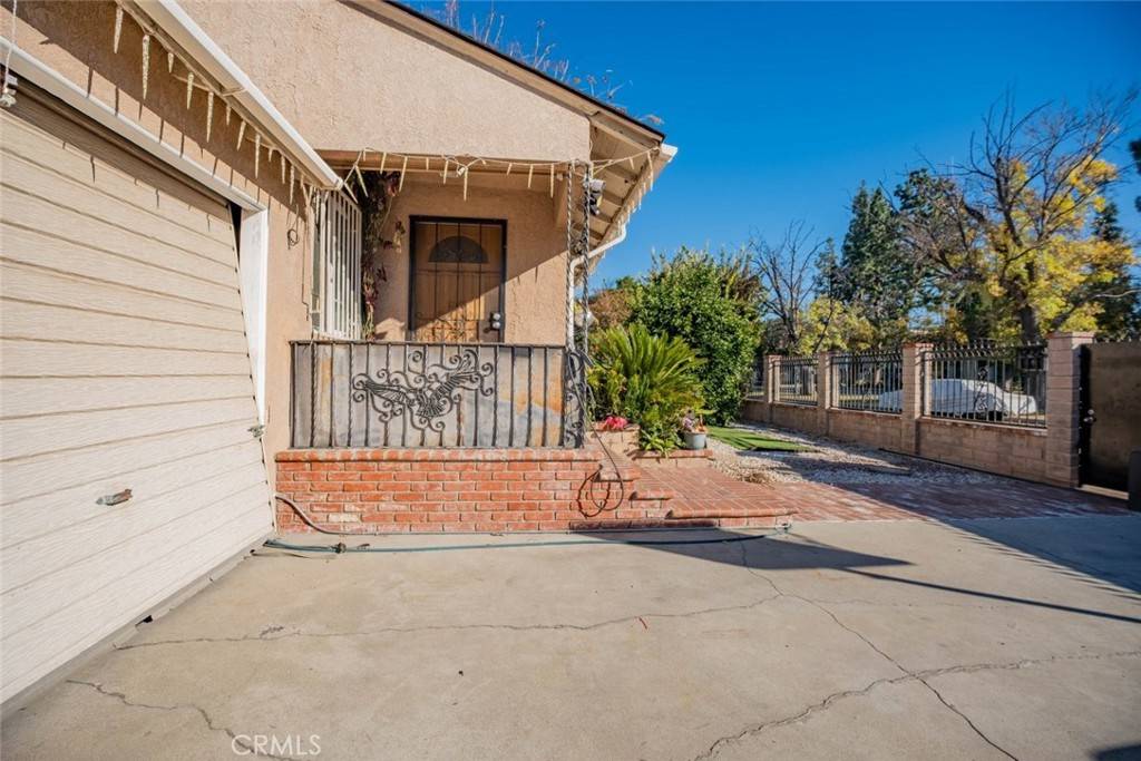 Reseda, CA 91335,19045 Vanowen ST