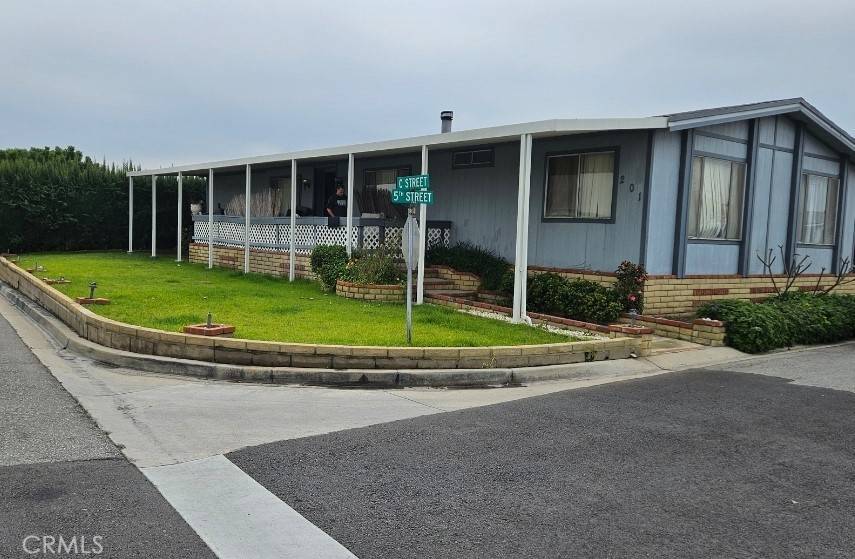 Rancho Dominguez, CA 90220,19009 Laurel Park Rd, 201