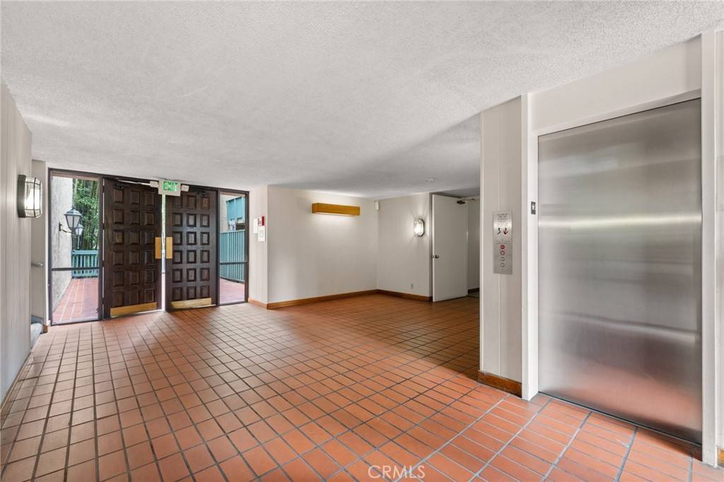 Long Beach, CA 90814,576 N Bellflower BLVD #105