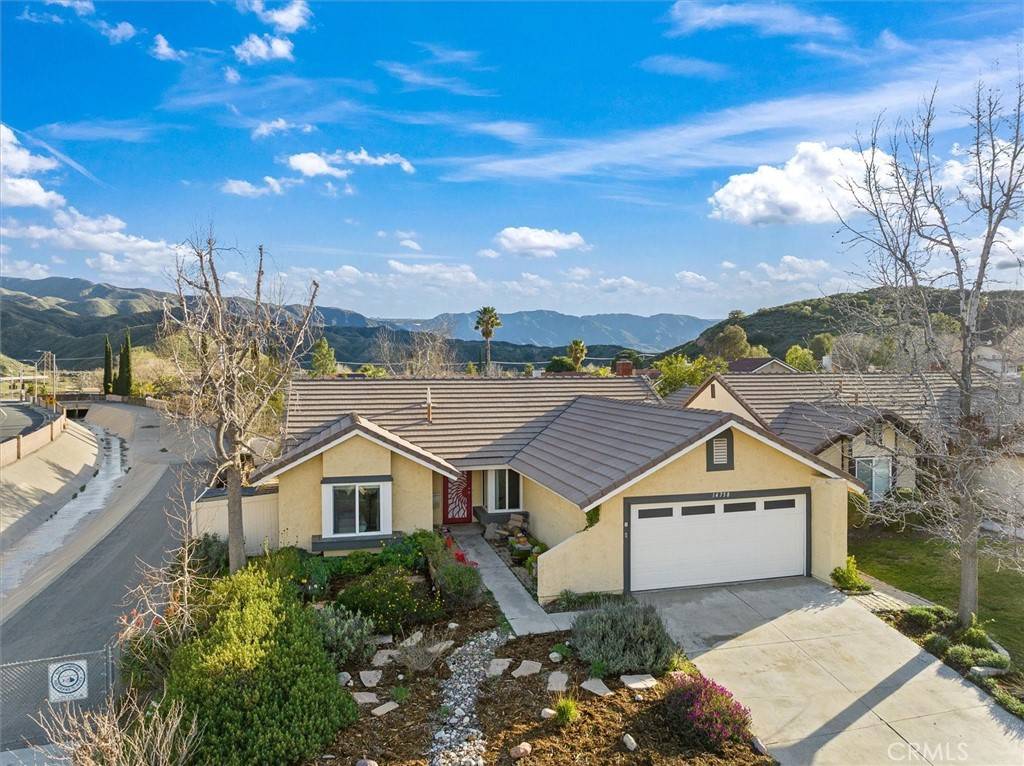 Canyon Country, CA 91387,14758 Begonias LN