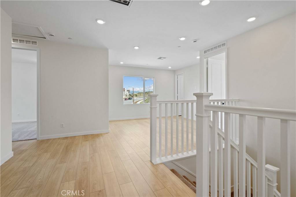 Valencia, CA 91381,27653 Sequel CT