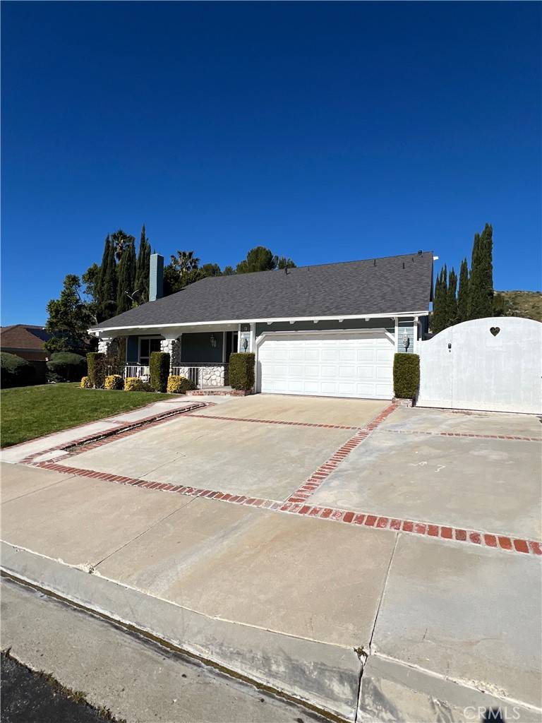 Canyon Country, CA 91387,28933 Lotusgarden DR