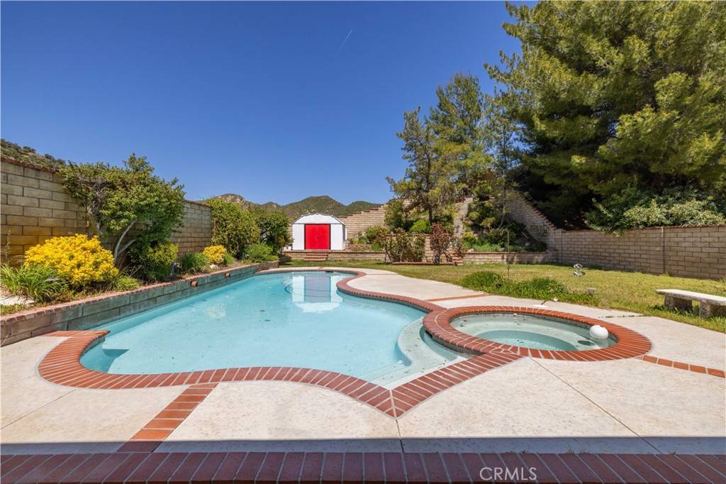 Castaic, CA 91384,28519 Applewood LN