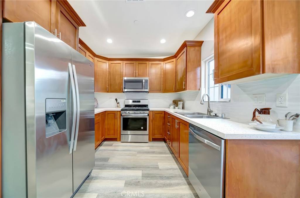 San Fernando, CA 91340,1101 N Maclay AVE #10