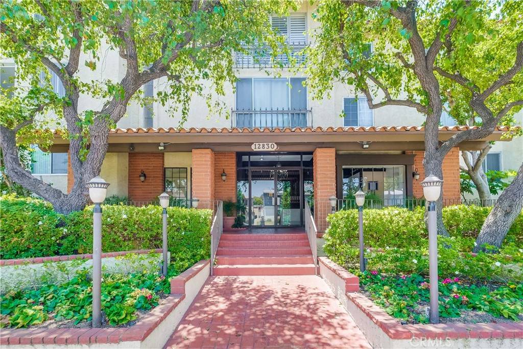 Valley Village, CA 91607,12830 Burbank BLVD #114