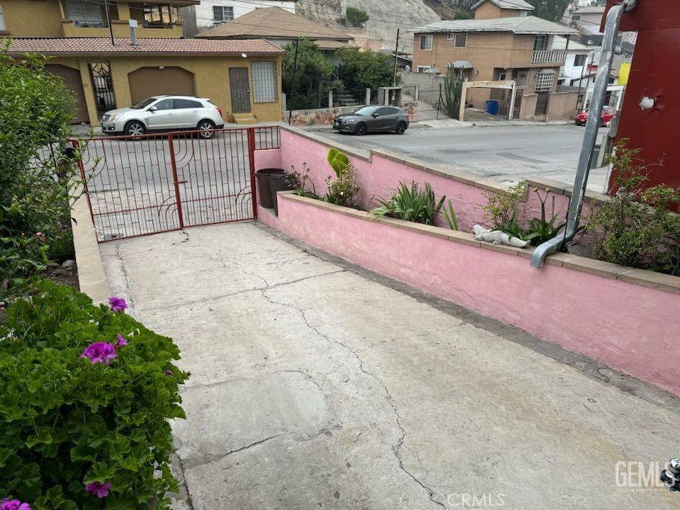 Outside Area (inside Ca), CA 22634,16 Calle Popocatepetl