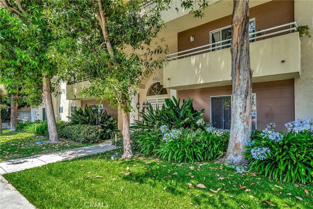 Sherman Oaks, CA 91423,4358 Mammoth AVE #6