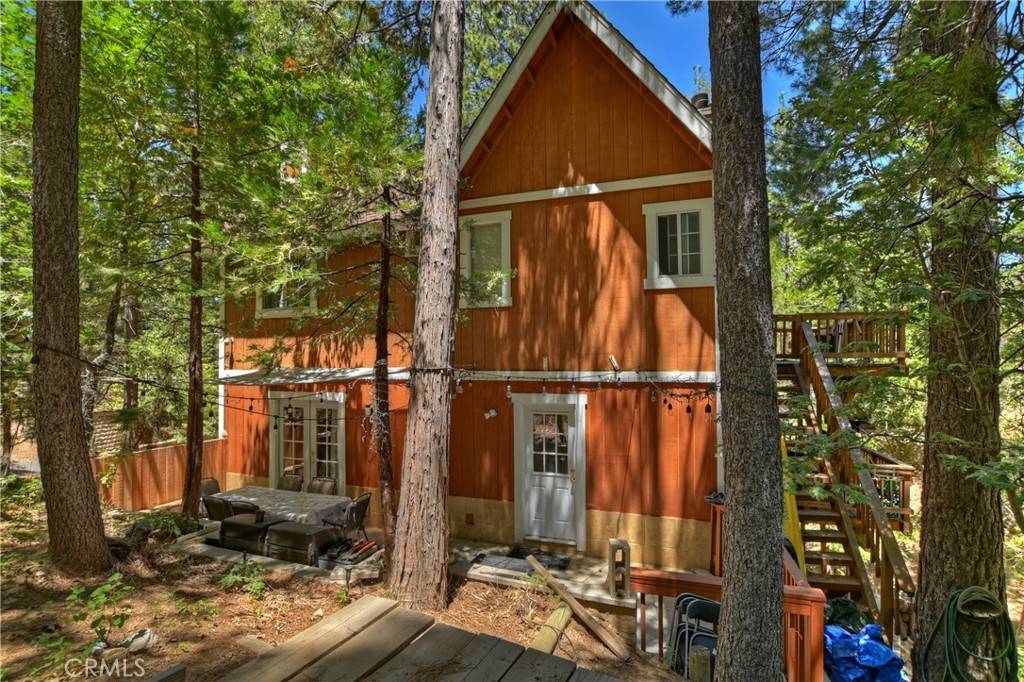 Lake Arrowhead, CA 92352,995 Teakwood DR