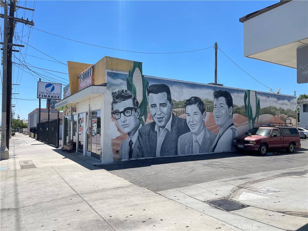Pacoima, CA 91331,13443 Van Nuys Blvd #A