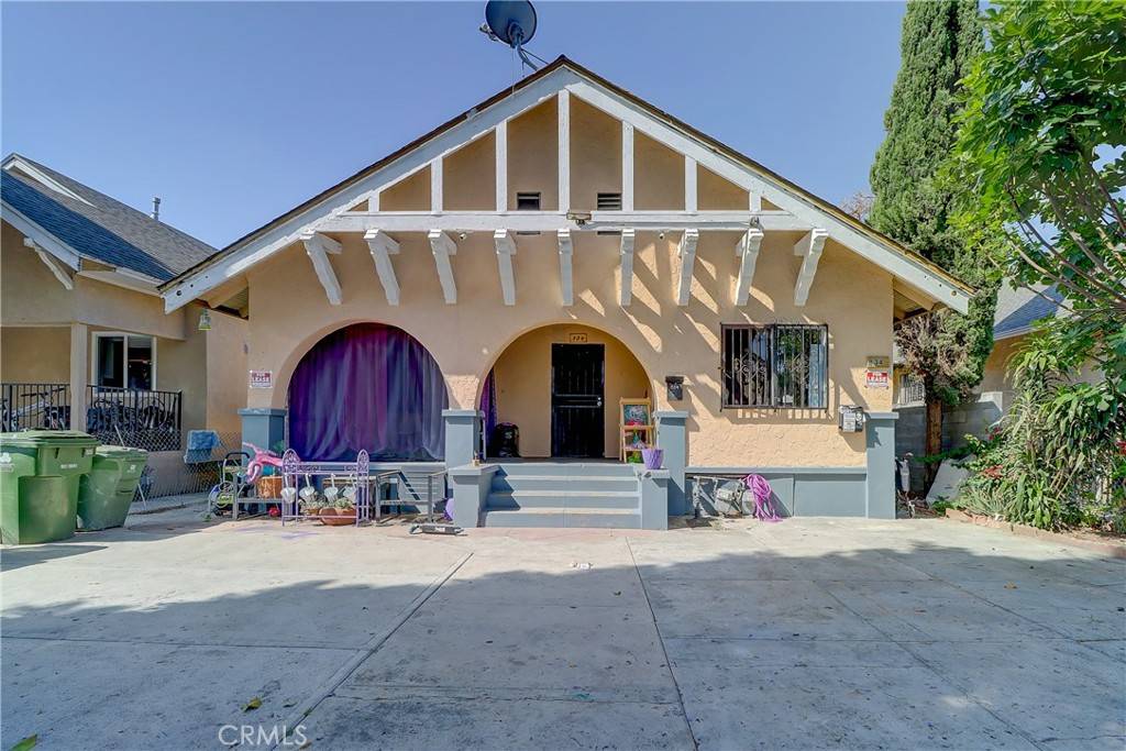 Los Angeles, CA 90011,834 E 33rd ST