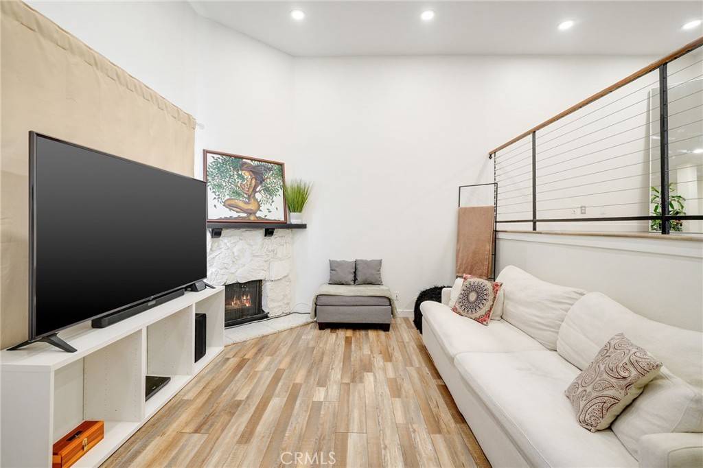 Sylmar, CA 91342,14291 Foothill BLVD #7