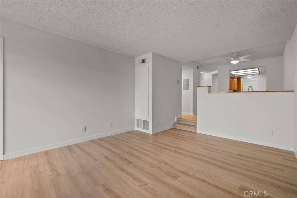 North Hollywood, CA 91606,6620 Clybourn AVE #115