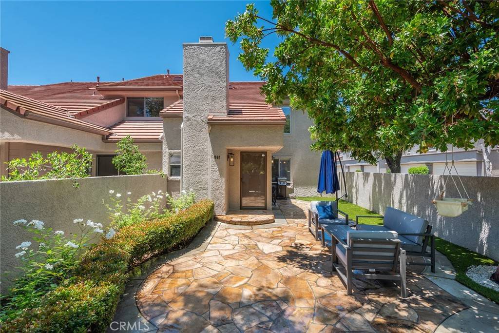 Westlake Village, CA 91362,881 Via Colinas