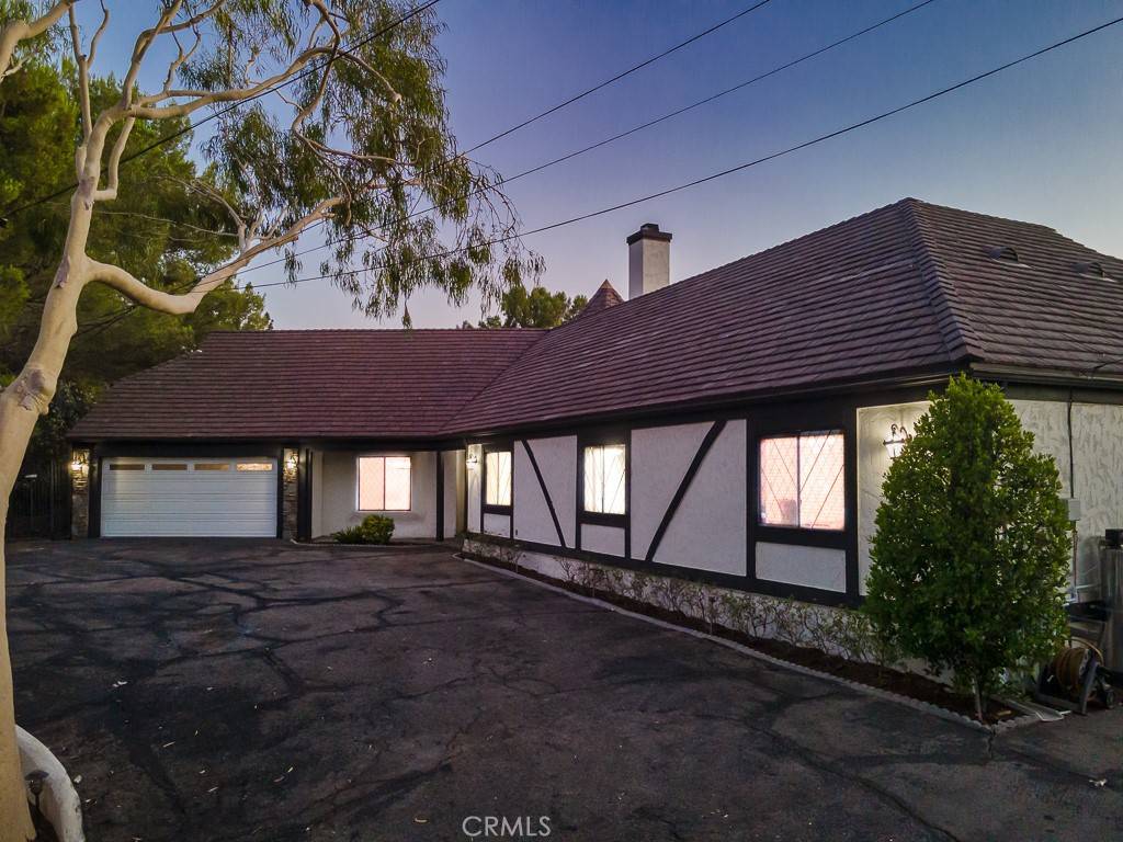 Newhall, CA 91321,23161 8th ST