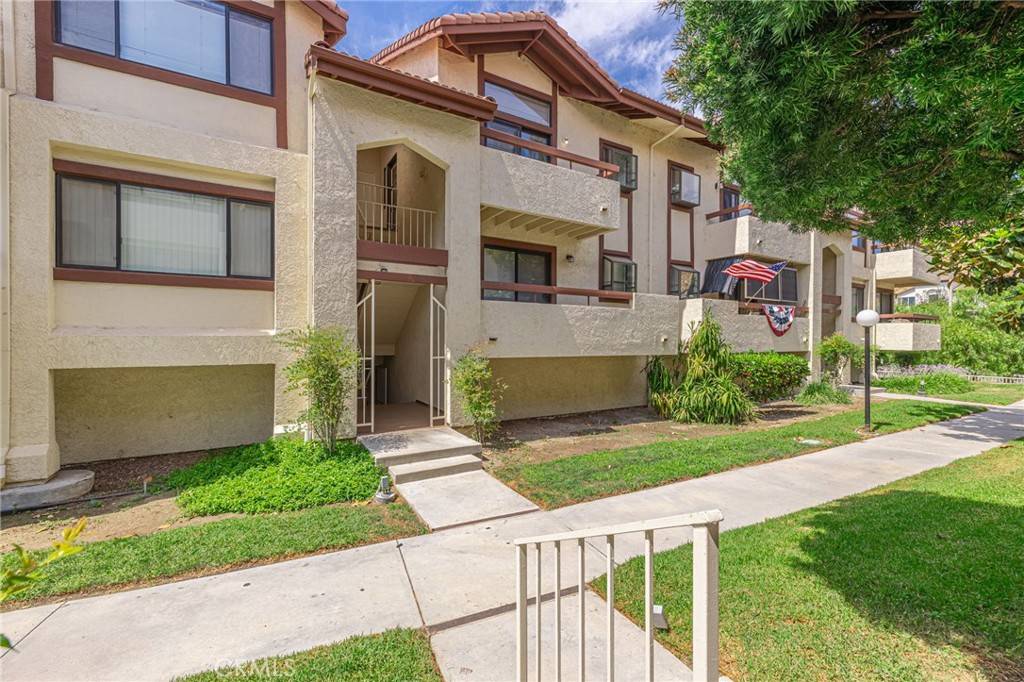 Canyon Country, CA 91387,18186 Sundowner WAY #1038