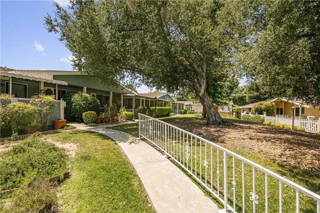 Newhall, CA 91321,19231 Avenue Of The Oaks #B