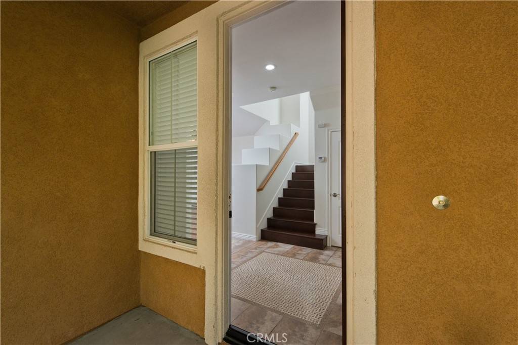 Valencia, CA 91381,26710 Via Colina