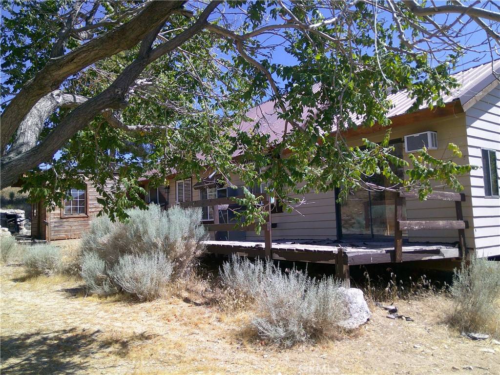 Llano, CA 93544,22401 Pinon RD