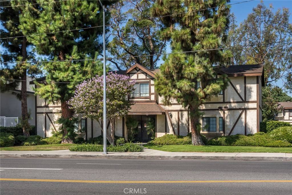 West Hills, CA 91307,7125 Shoup AVE #205