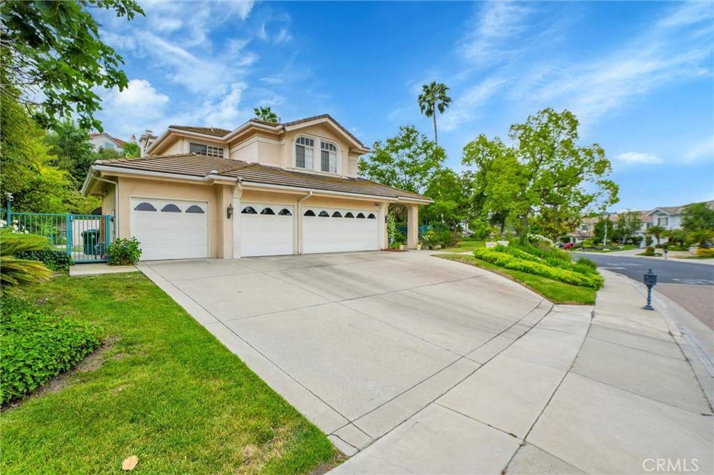 Tarzana, CA 91356,18500 Saint Moritz DR