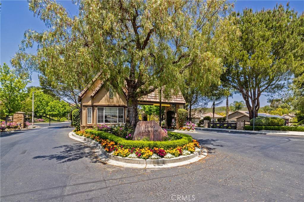 Simi Valley, CA 93065,251 Knoll Ridge RD