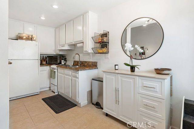 Agoura Hills, CA 91301,28947 Thousand Oaks BLVD #229