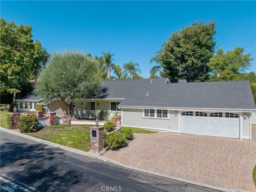 Encino, CA 91316,4701 White Oak PL