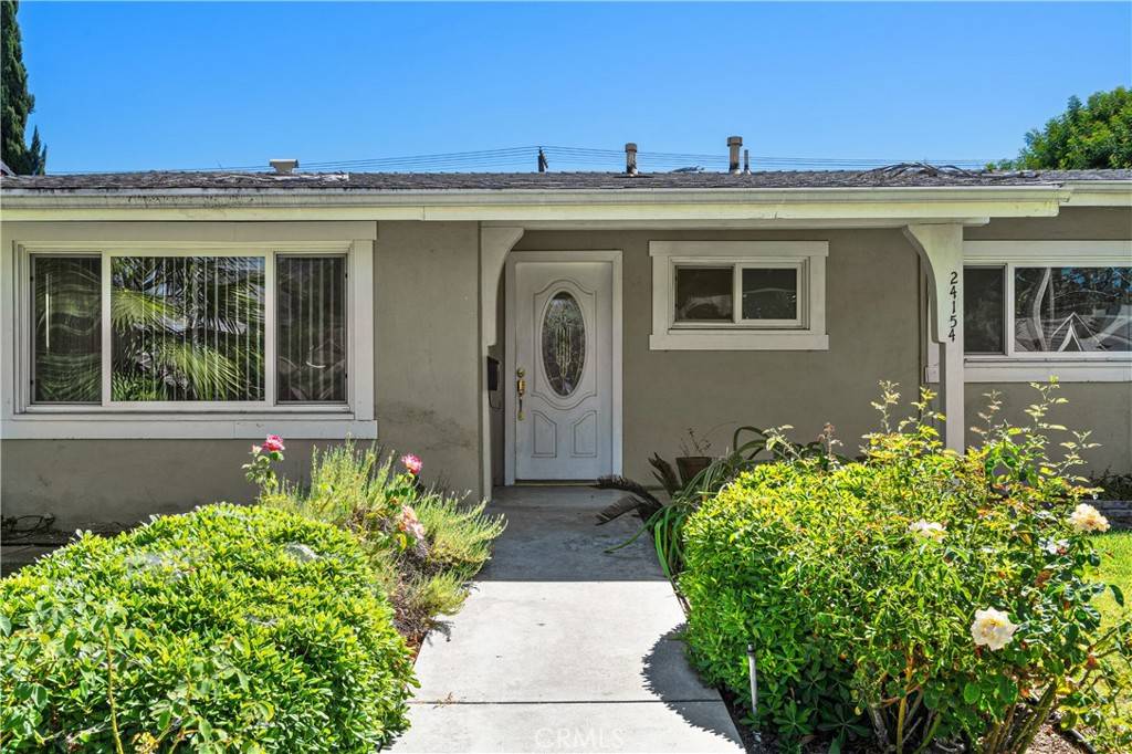 West Hills, CA 91307,24154 Vanowen ST