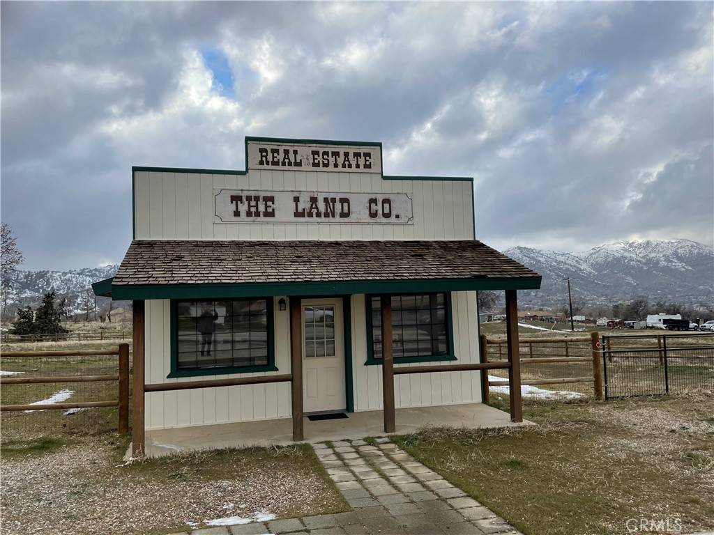 Tehachapi, CA 93561,21069 Woodford Tehachapi Rd